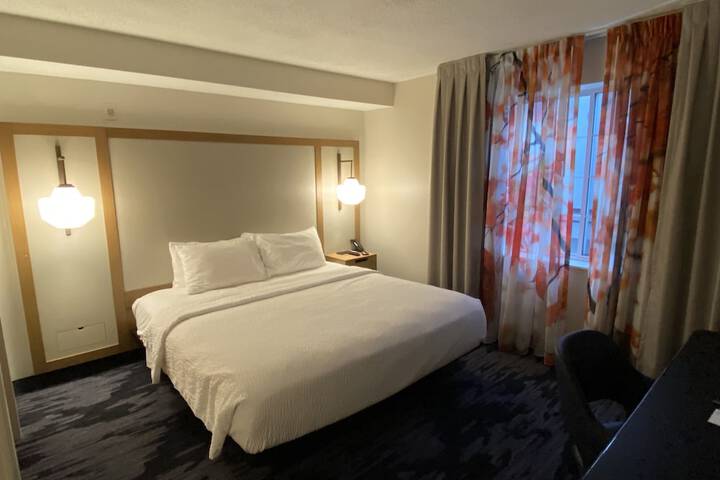 Room 18 of 32