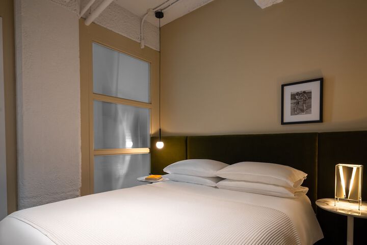 Room 137 of 142