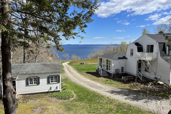 High Tide Inn