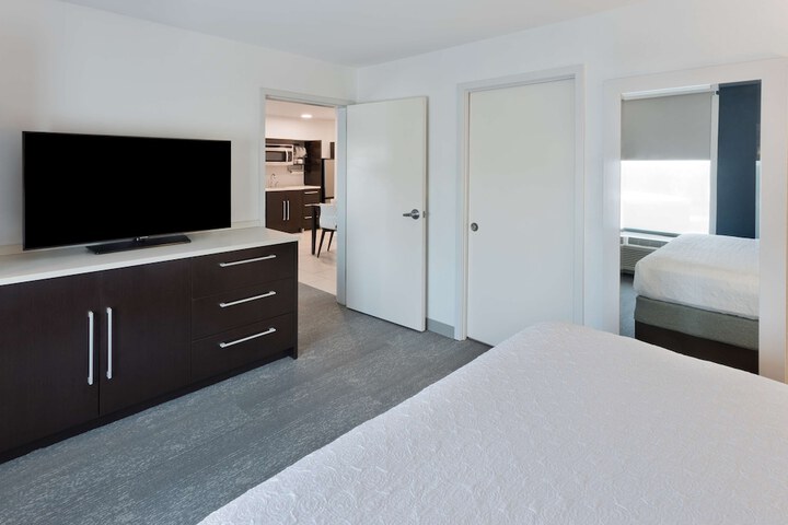 Room 10 of 26