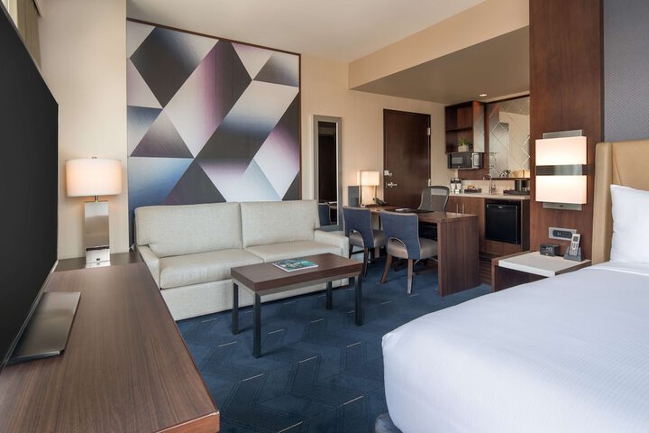 Room 30 of 131