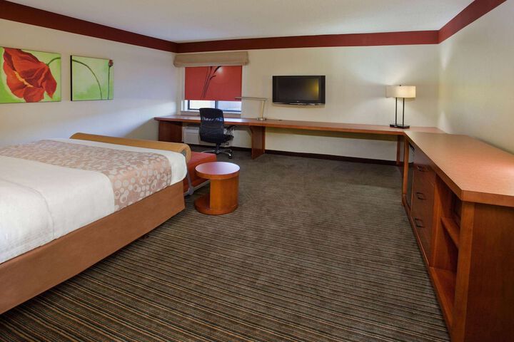 Room 7 of 11