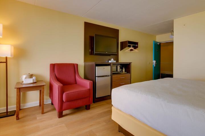 Room 13 of 27
