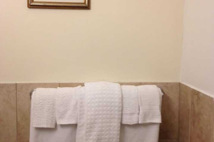 Room 25 of 39