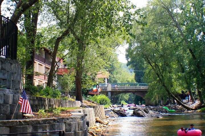 Helendorf River Inn Suites & Conference Center