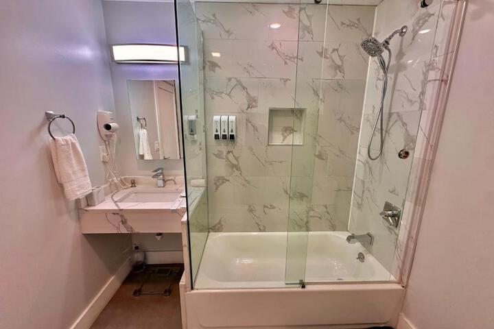 The Modern Suite - 2BR Close to NYC