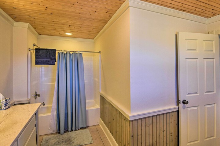 Serving Southern Charm at This Clarkesville House!