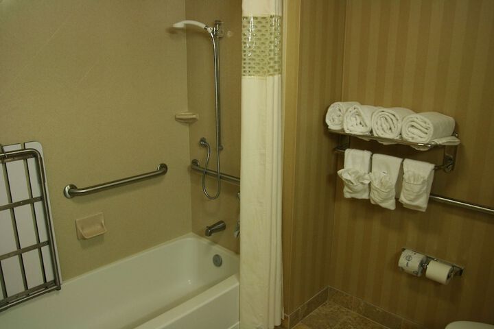Room 15 of 25