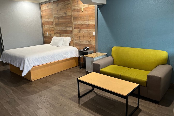 Room 11 of 23