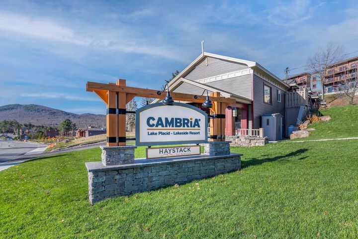 Cambria Hotel Lake Placid - Lakeside Resort