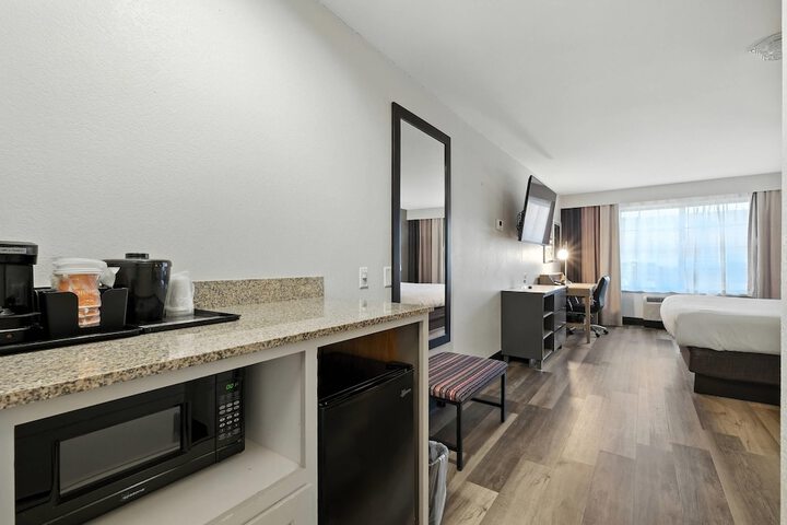 Country Inn & Suites by Radisson Merrillville, IN