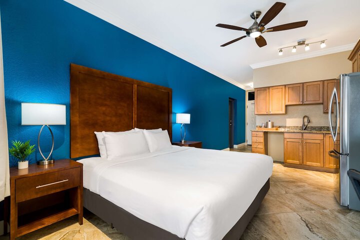 Room 33 of 37