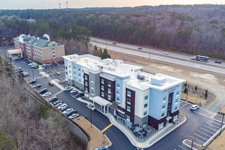Hotel 2 of 82