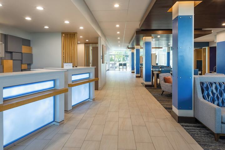 Holiday Inn Express & Suites Greenwood Mall by IHG