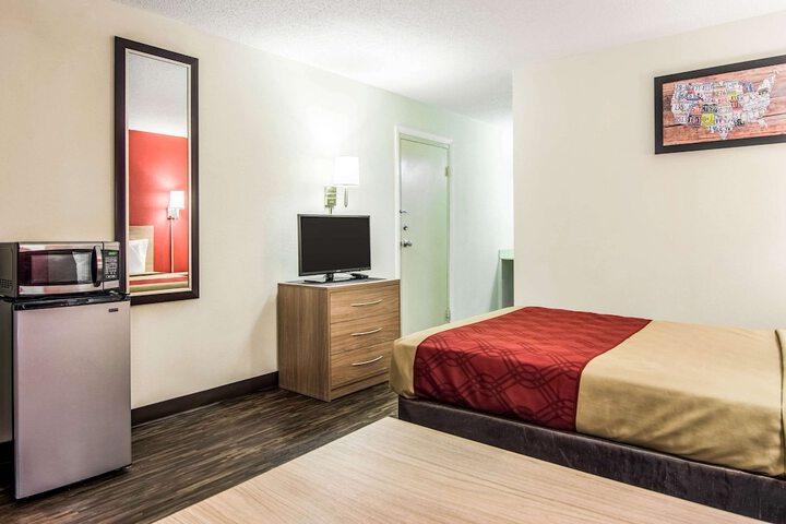Room 18 of 29