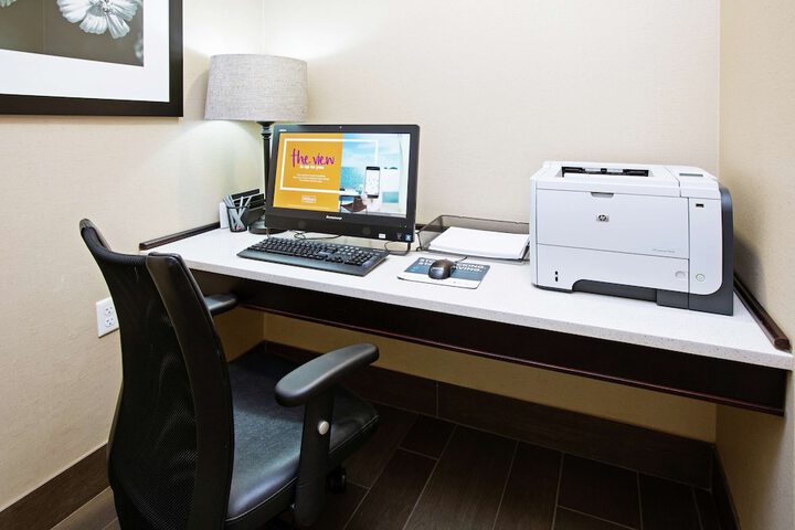 Business Center 26 of 26
