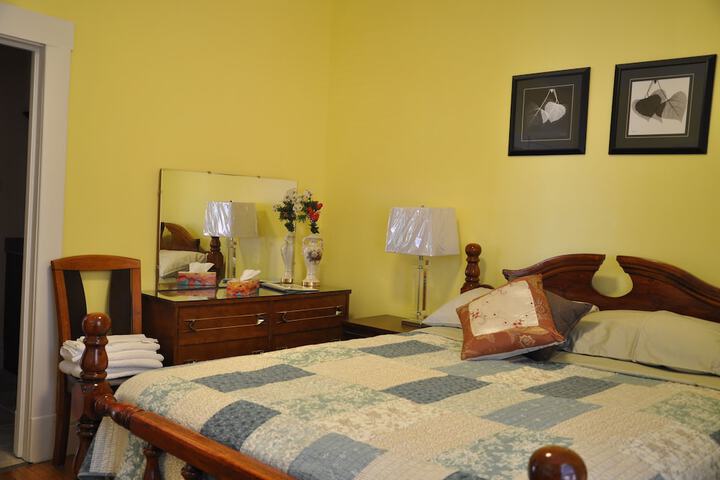 Room 18 of 33