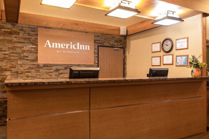 AmericInn by Wyndham Marshall