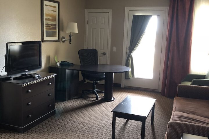 Room 32 of 65