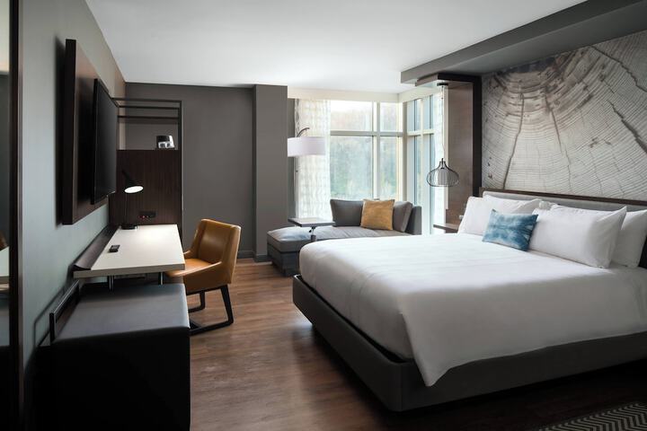 Room 25 of 74