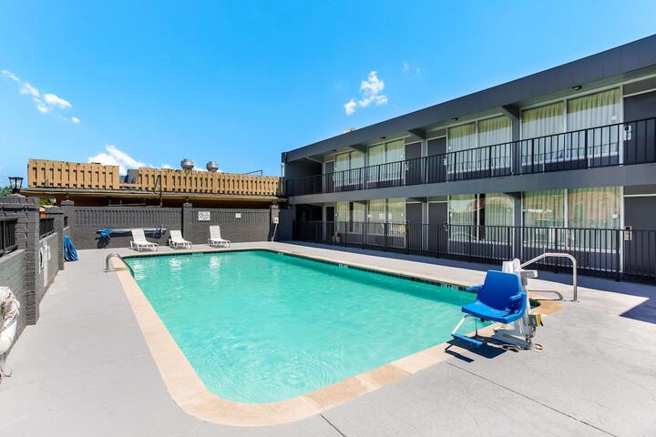 Pool 5 of 29