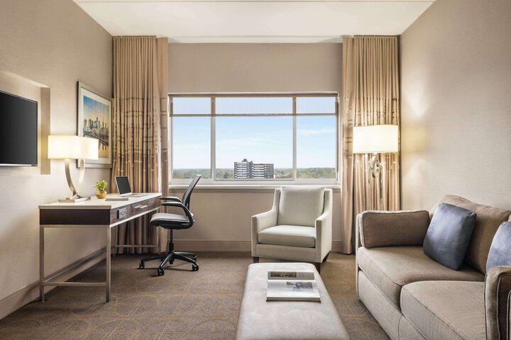 Room 32 of 62