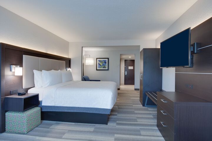 Room 16 of 30