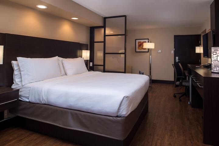 Room 45 of 103