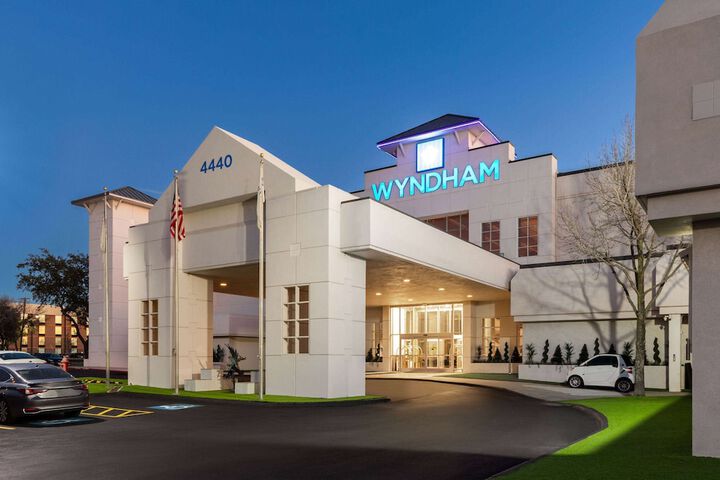 Hotel 2 of 40