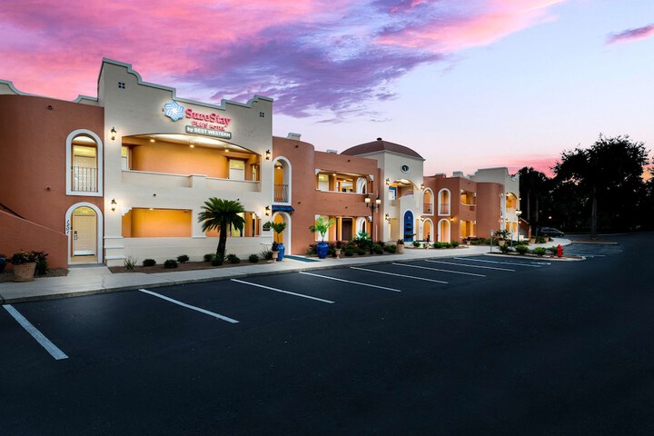 Hotel 5 of 37