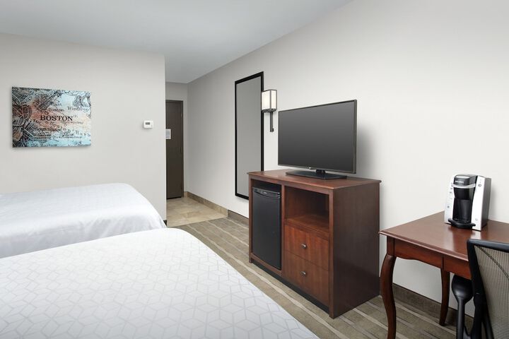 Room 16 of 38