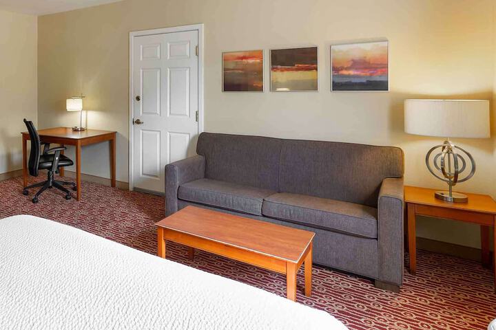 Room 30 of 39