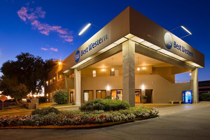 Hotel 1 of 63