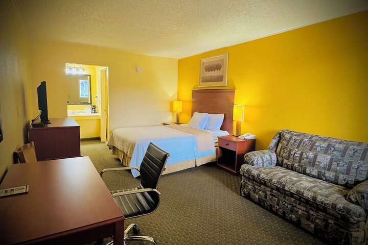 Room 8 of 24
