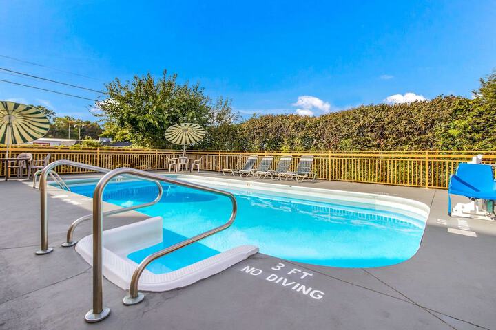 Econo Lodge Norwalk