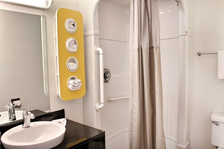 Room 12 of 26