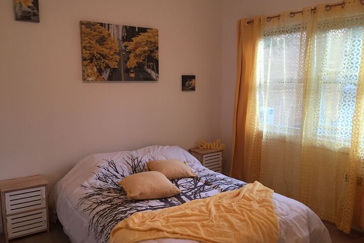 Room 32 of 46