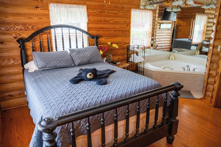 Mountain Aire Cottages Inn & Glamping