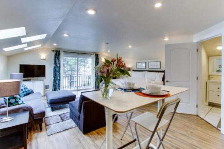 Oregon House Unit #2 The Carriage House