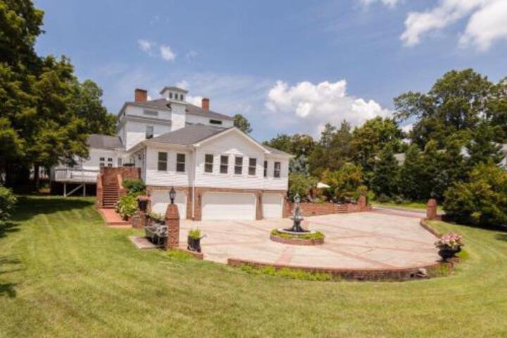 Lions Gate B & B