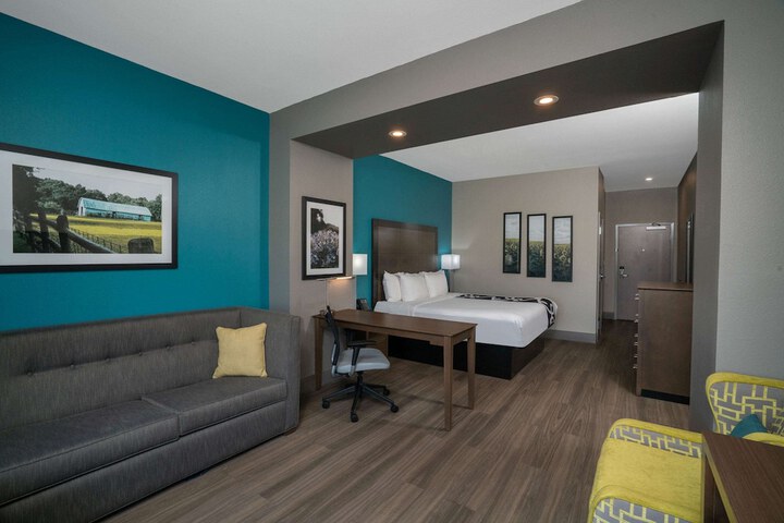 Room 22 of 35