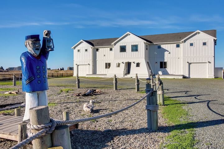Scenic Bandon Vacation Rental w / Beach Access!