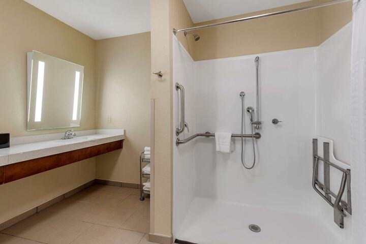 Room 14 of 28
