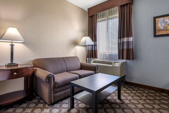 Room 22 of 37