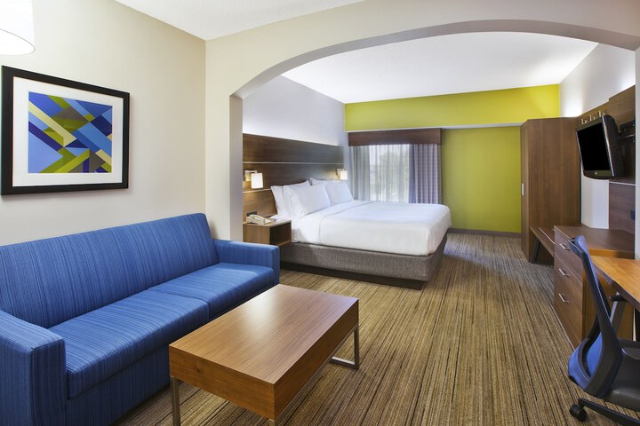 Holiday Inn Express & Suites Milford by IHG