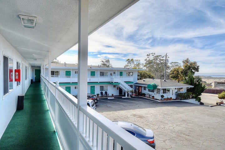 Hotel 7 of 37
