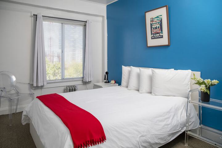Room 17 of 120
