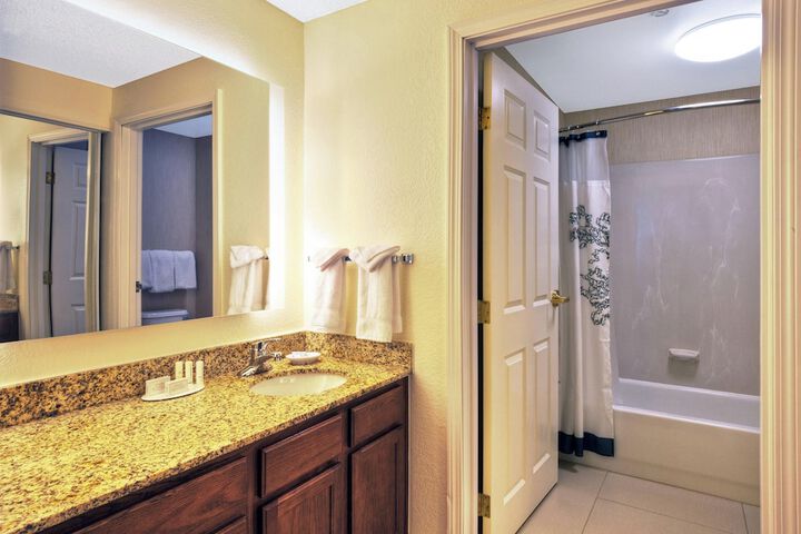 Room 34 of 52