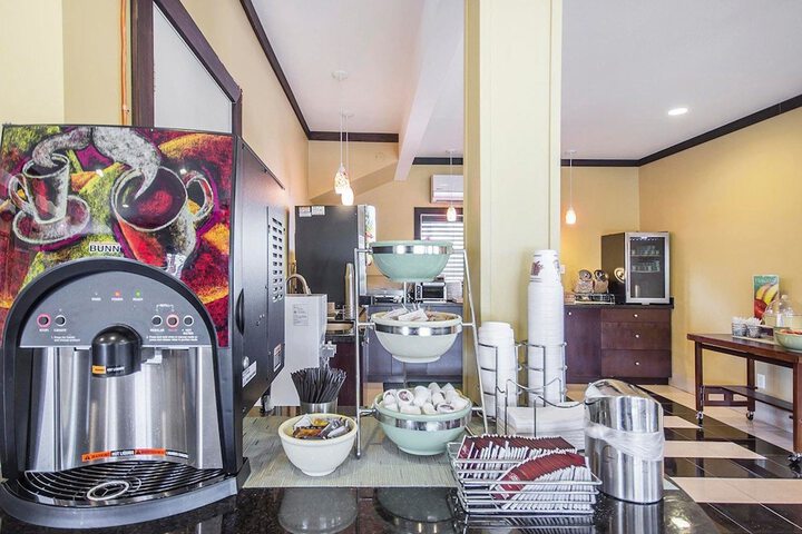 Breakfast/Coffee Service 38 of 47