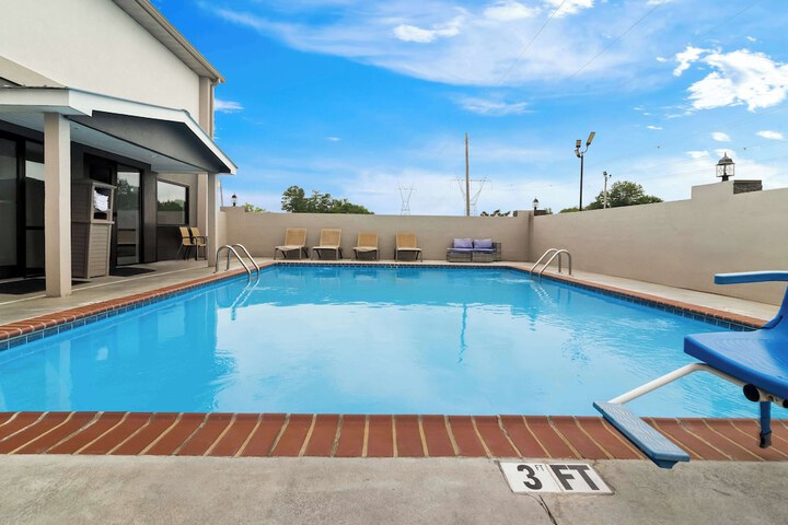 Pool 2 of 37